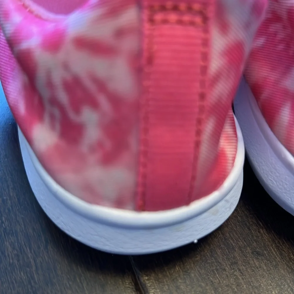 NWT Cat and Jack Toddler Girls Austen Bright Swim Water Shoes!